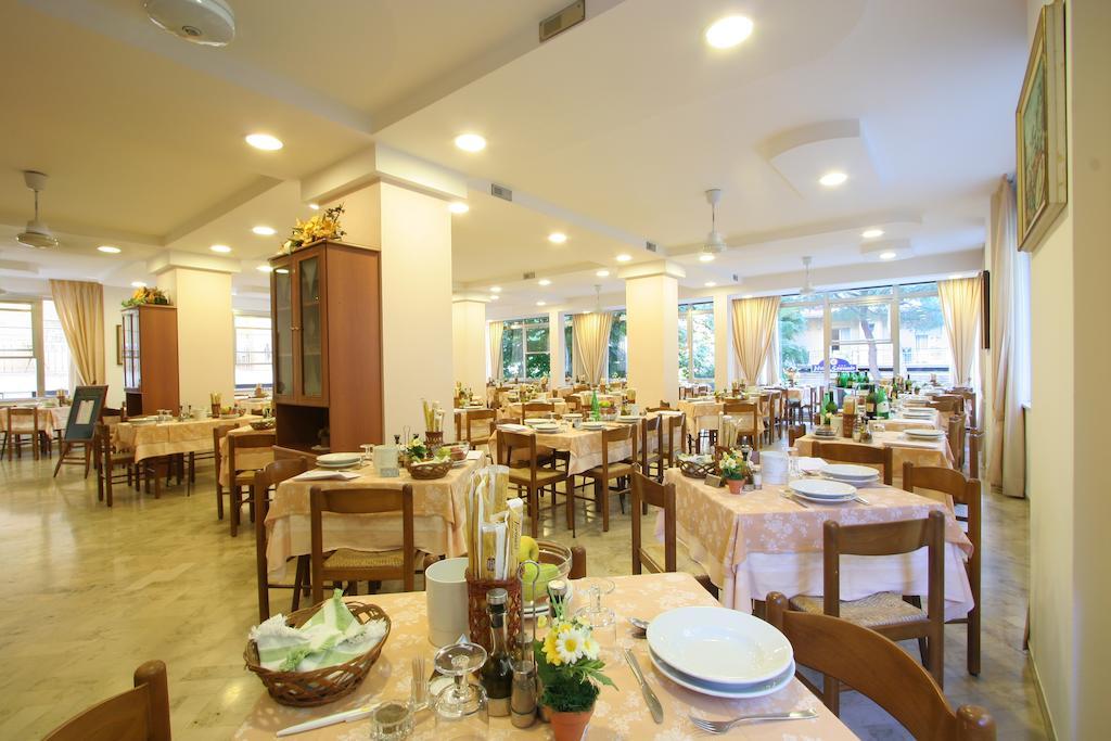 Mon Hotel Misano Adriatico Dış mekan fotoğraf